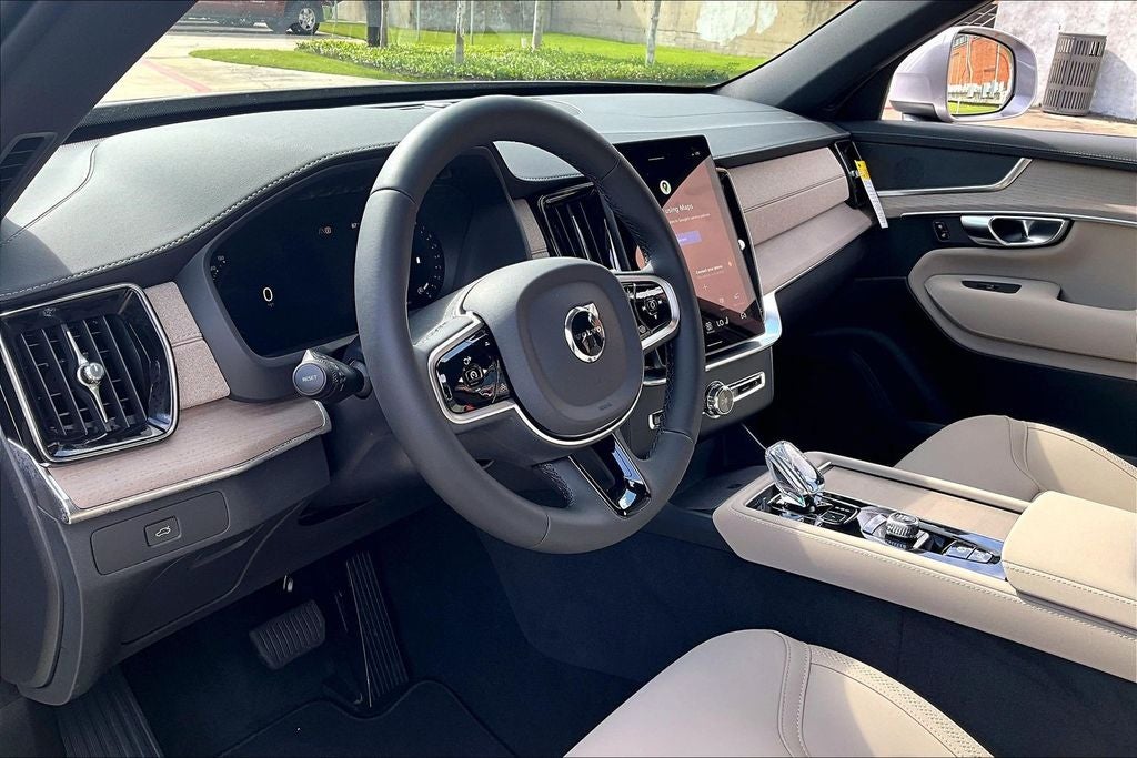 2026 Volvo XC90 B5 Plus