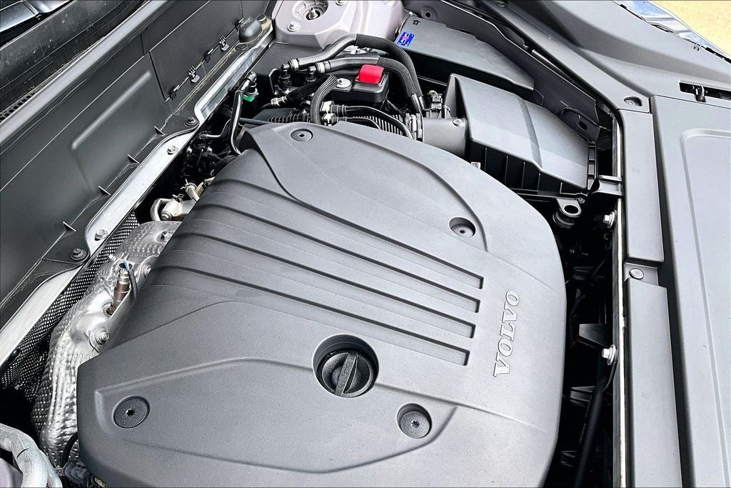 2026 Volvo XC90 B5 Plus