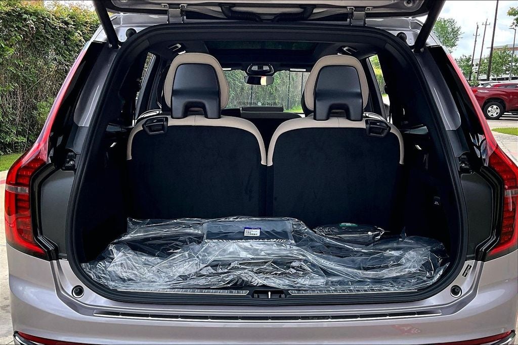 2026 Volvo XC90 B5 Plus