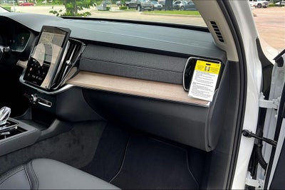 2026 Volvo XC90 B5 Plus