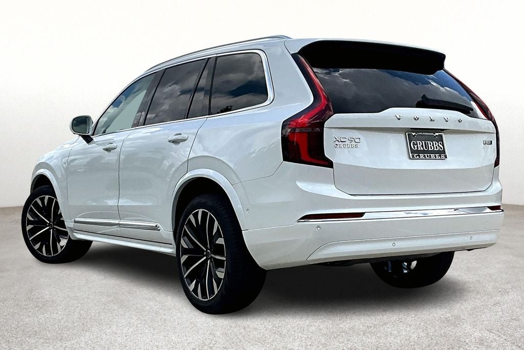 2026 Volvo XC90 B5 Plus