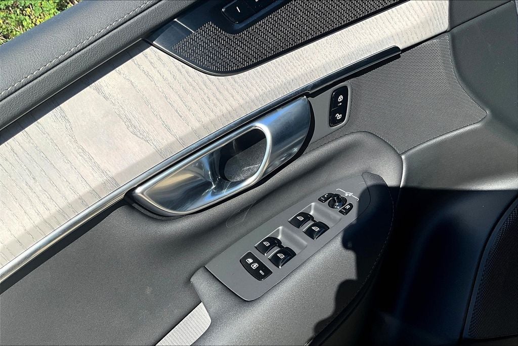 2026 Volvo XC90 B5 Ultra 7-Seater