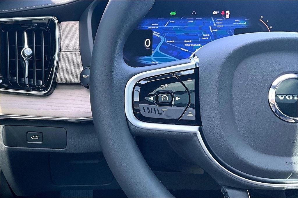 2026 Volvo XC90 B5 Core