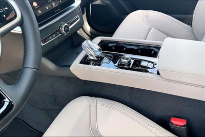 2026 Volvo XC90 B5 Core