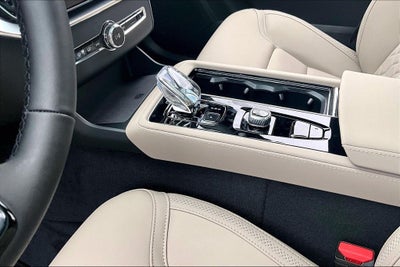 2026 Volvo XC90 B5 Core