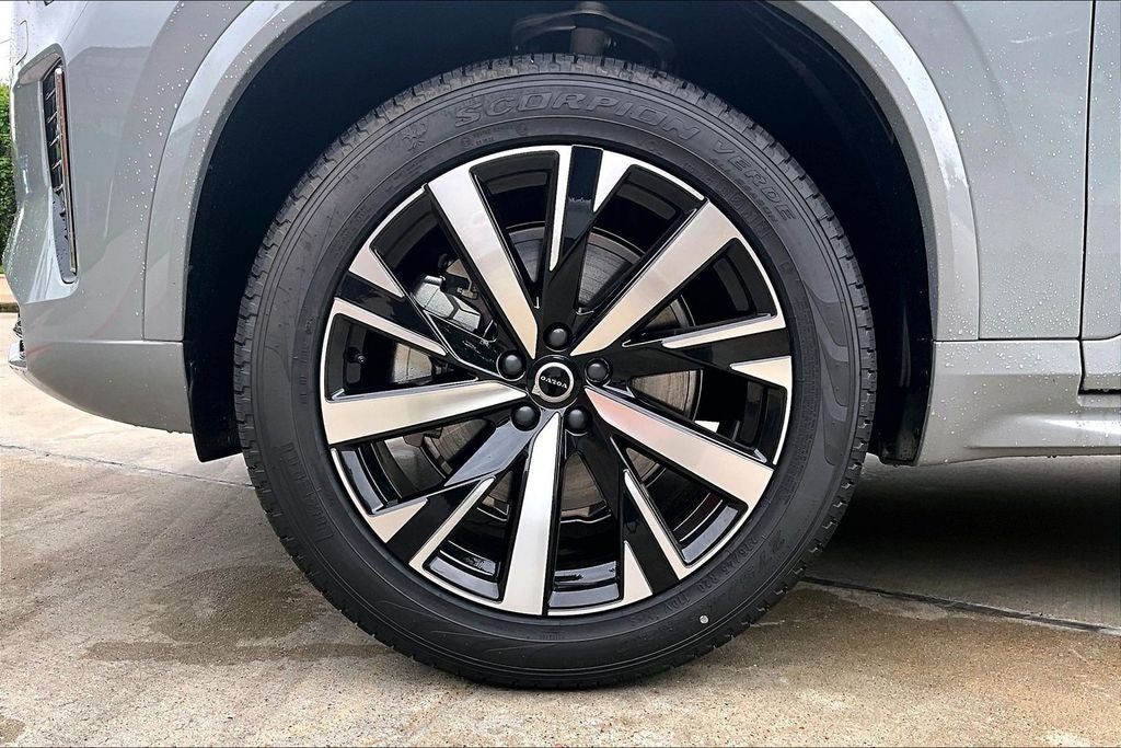 2026 Volvo XC90 B5 Core