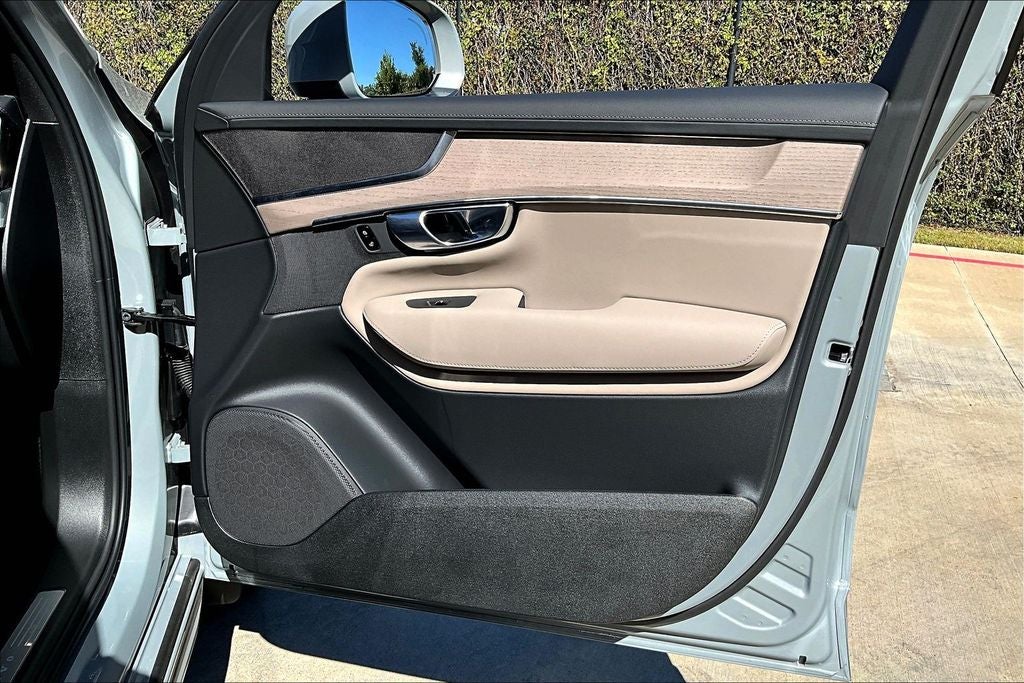 2026 Volvo XC90 B5 Core