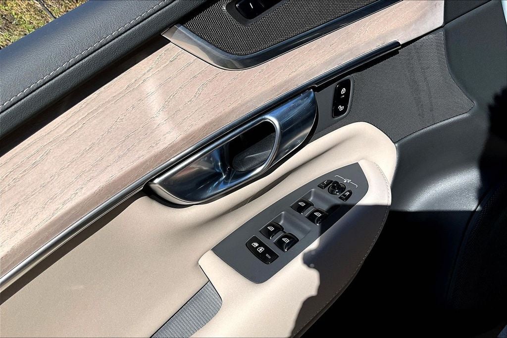 2026 Volvo XC90 B5 Core