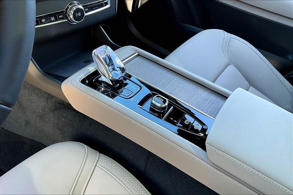 2026 Volvo XC90 B5 Core