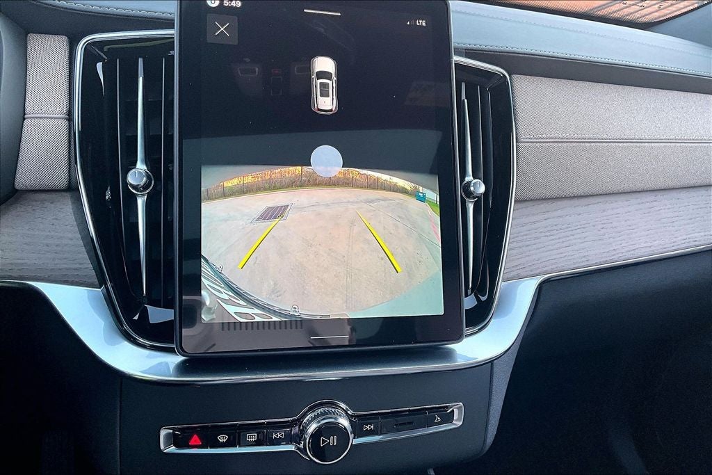 2026 Volvo XC90 B5 Core