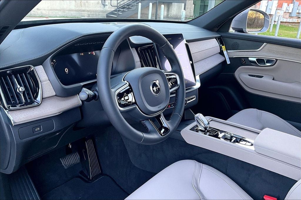 2026 Volvo XC90 B5 Core