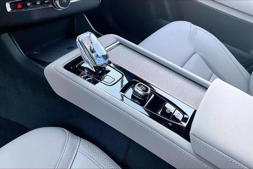 2026 Volvo XC90 B5 Core