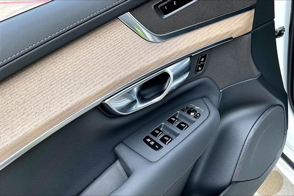 2026 Volvo XC90 B5 Core