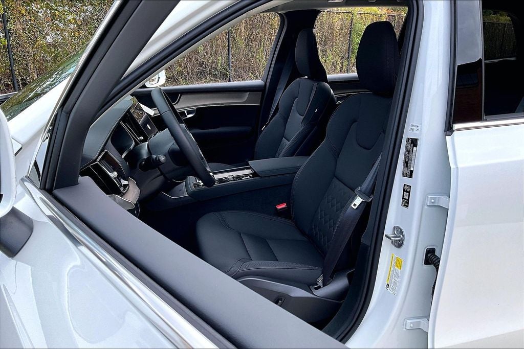 2026 Volvo XC90 B5 Core