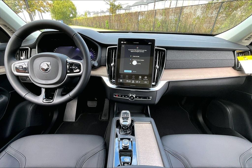 2026 Volvo XC90 B5 Core