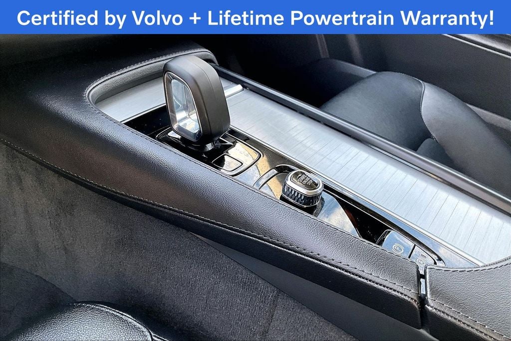 2025 Volvo XC90 B5 Core