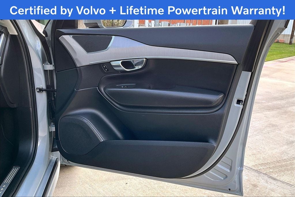 2025 Volvo XC90 B5 Core