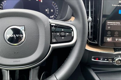 2026 Volvo XC60 B5 Plus