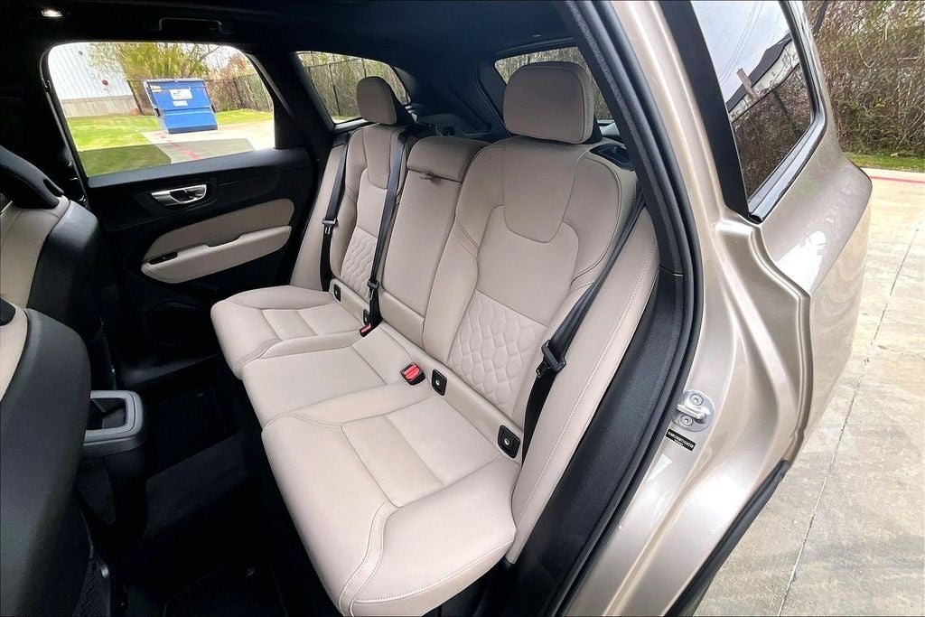 2026 Volvo XC60 B5 Plus