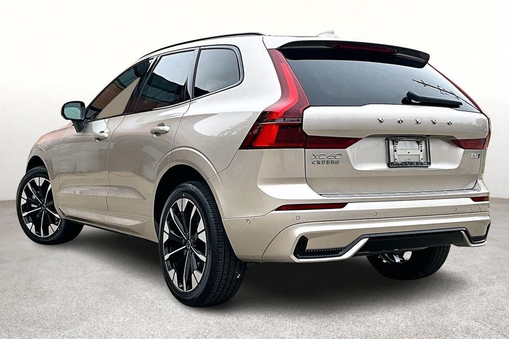 2026 Volvo XC60 B5 Plus