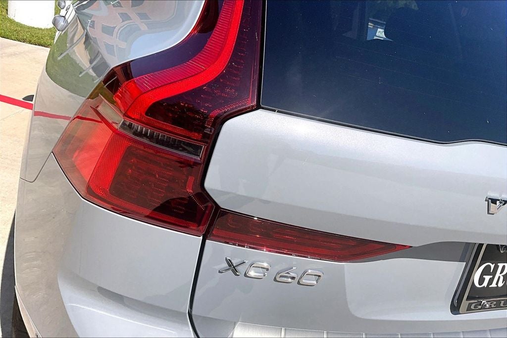 2026 Volvo XC60 B5 Plus