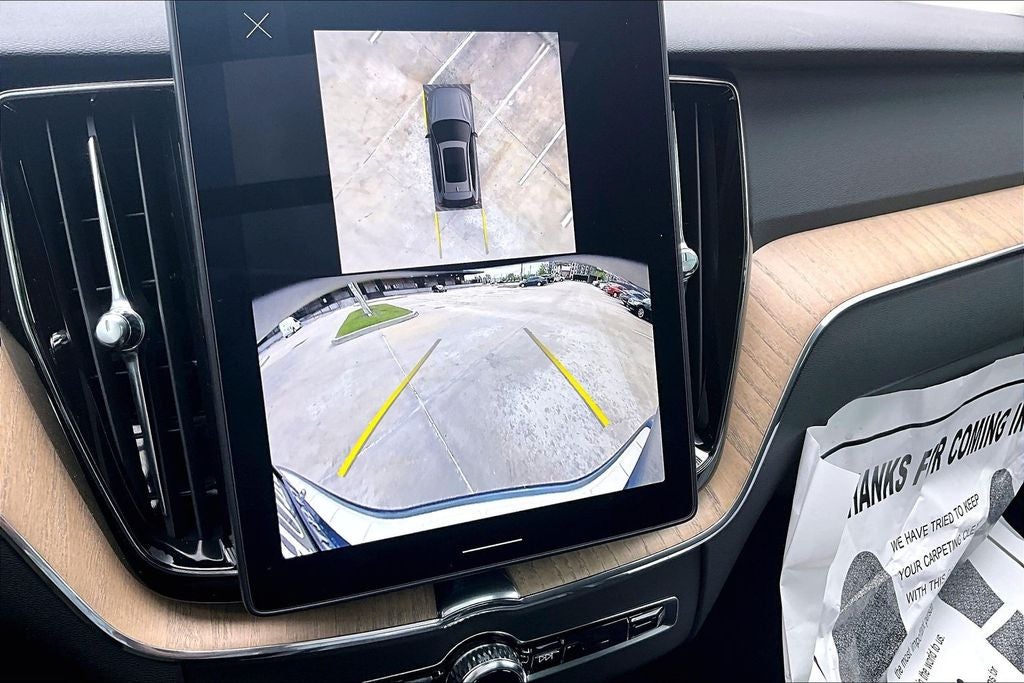 2026 Volvo XC60 B5 Plus