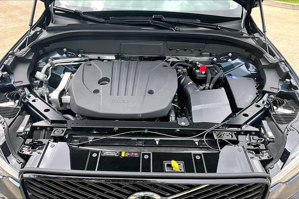 2026 Volvo XC60 B5 Plus