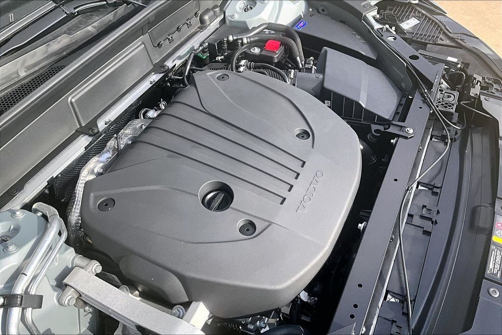 2026 Volvo XC60 B5 Plus