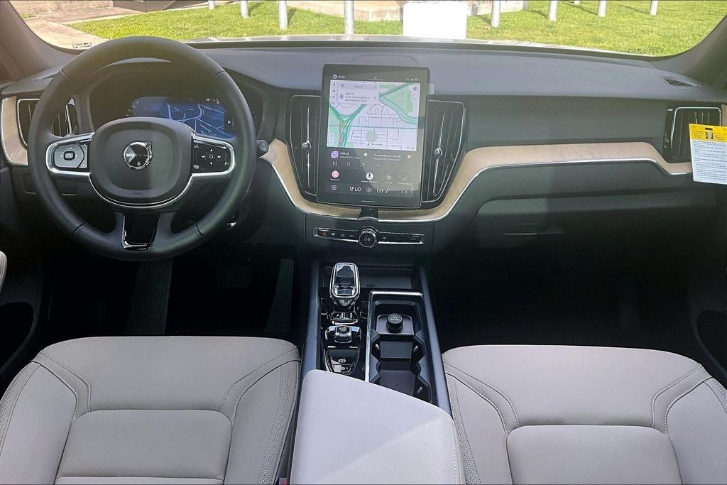 2026 Volvo XC60 B5 Plus