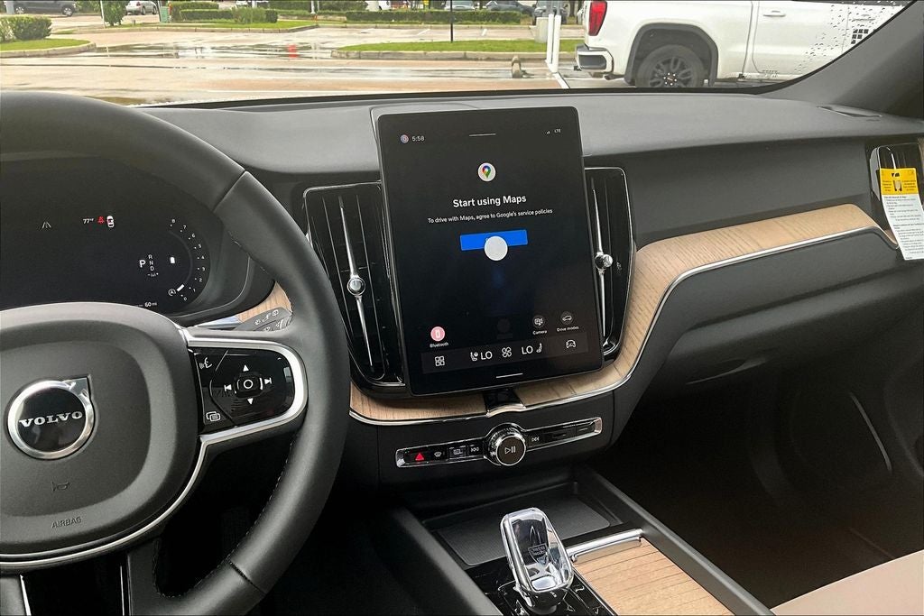 2026 Volvo XC60 B5 Plus