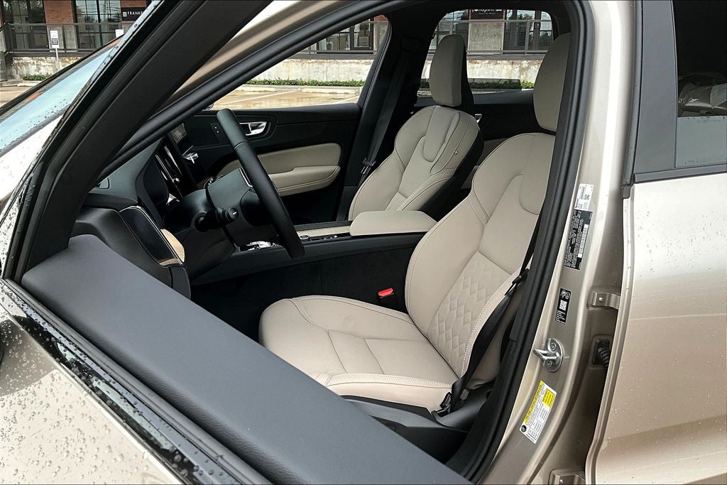 2026 Volvo XC60 B5 Plus