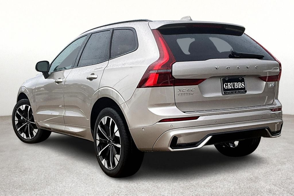 2026 Volvo XC60 B5 Plus
