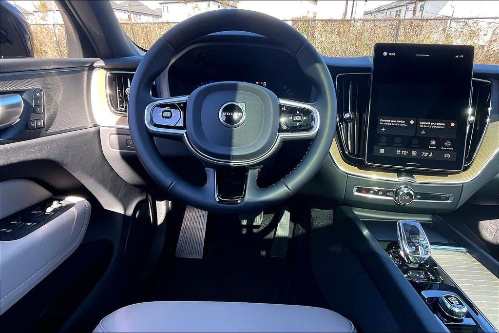 2026 Volvo XC60 B5 Plus