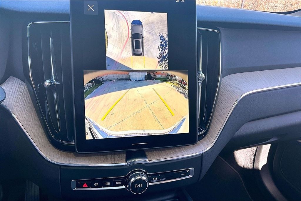 2026 Volvo XC60 B5 Plus