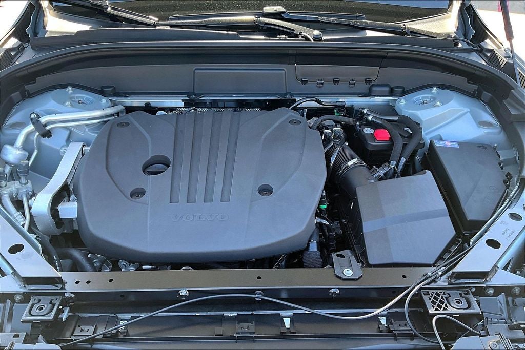 2026 Volvo XC60 B5 Plus