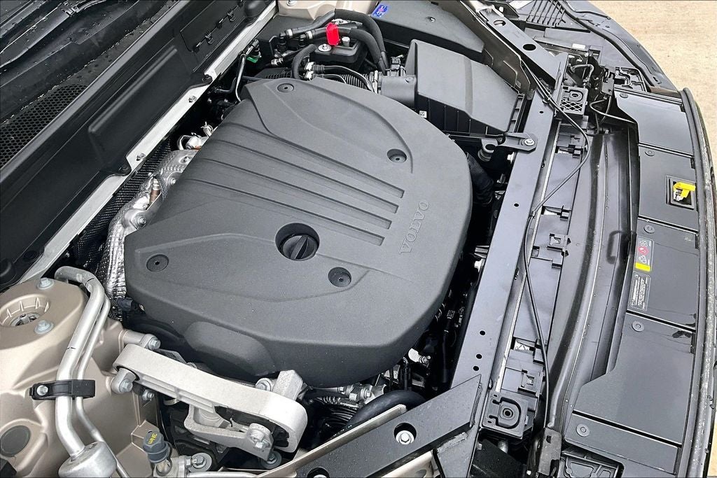 2026 Volvo XC60 B5 Plus