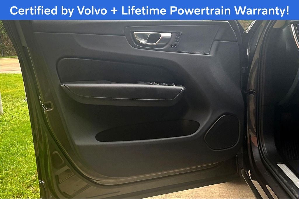 2025 Volvo XC60 B5 Plus