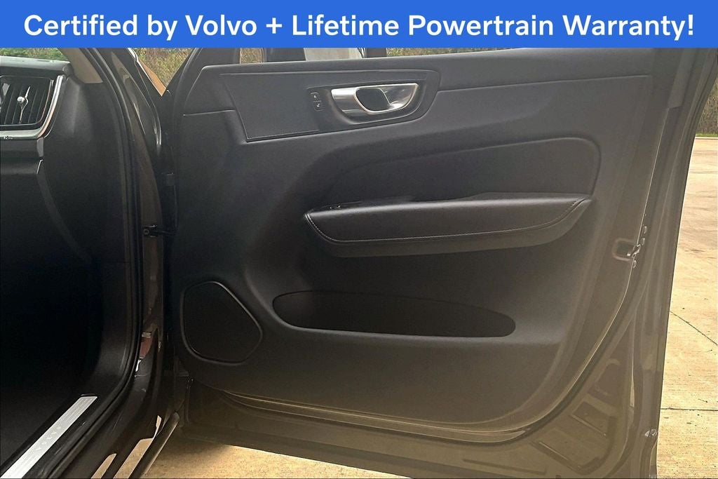 2025 Volvo XC60 B5 Plus