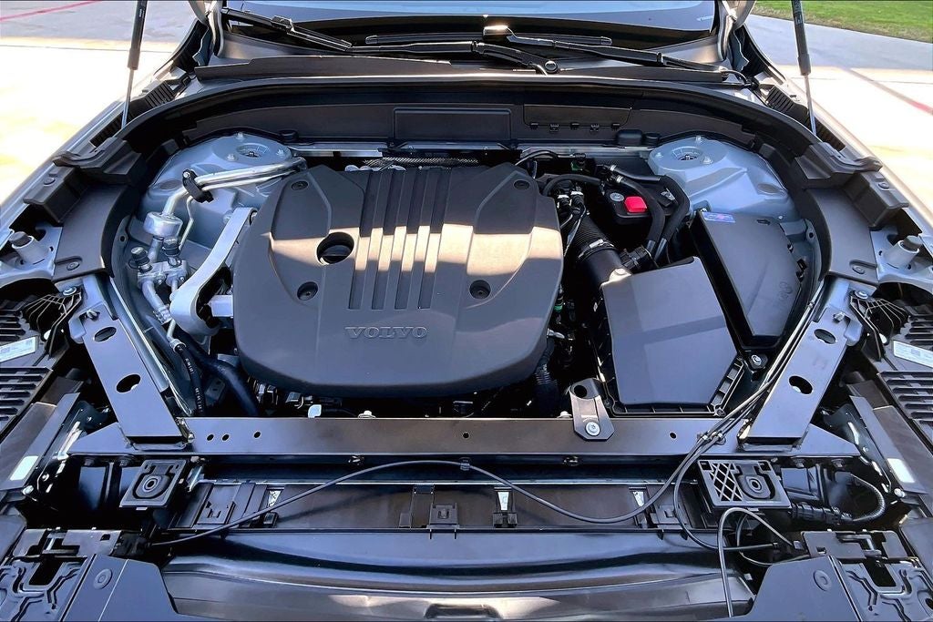 2026 Volvo XC60 B5 Plus