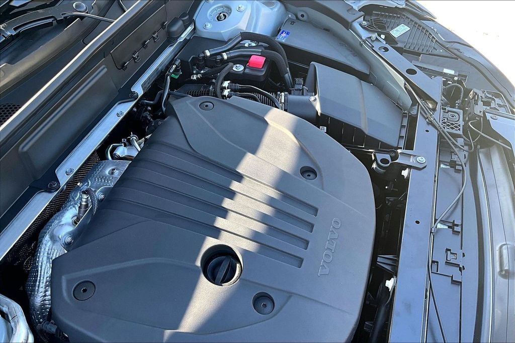 2026 Volvo XC60 B5 Plus