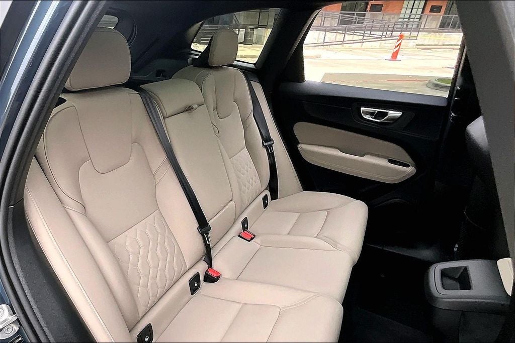 2026 Volvo XC60 B5 Plus