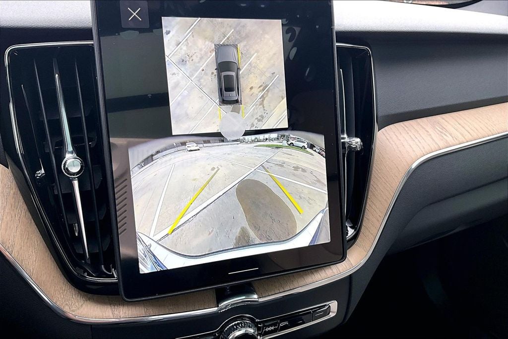 2026 Volvo XC60 B5 Plus