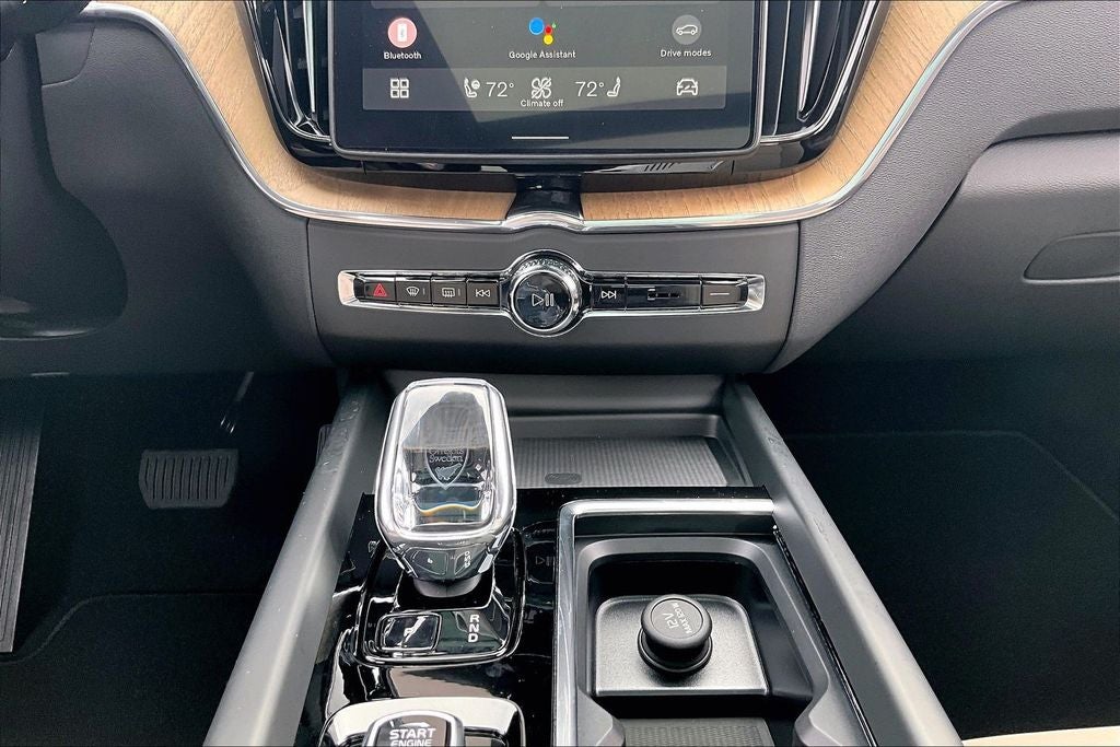 2026 Volvo XC60 B5 Plus