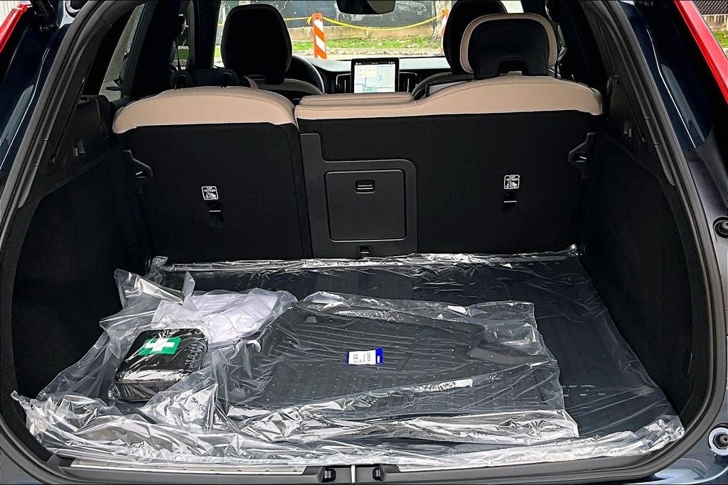 2026 Volvo XC60 B5 Plus