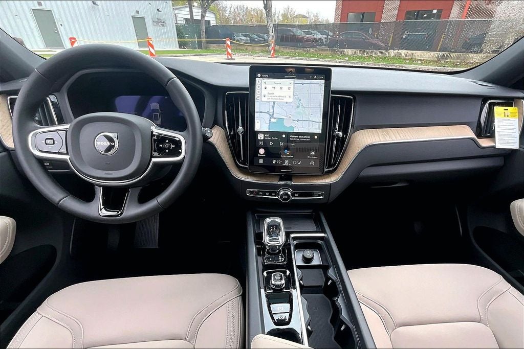 2026 Volvo XC60 B5 Plus