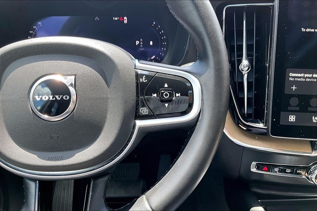 2026 Volvo XC60 B5 Plus