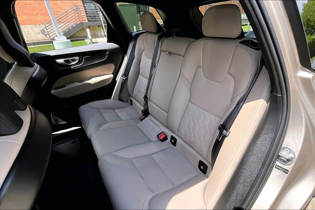 2026 Volvo XC60 B5 Plus