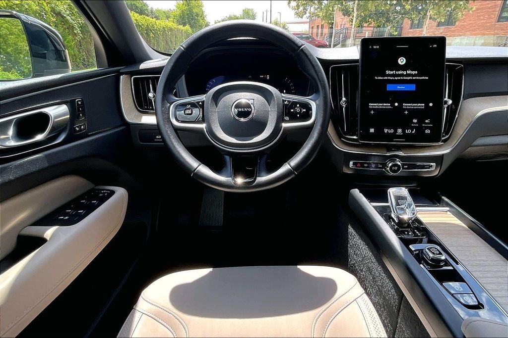 2026 Volvo XC60 B5 Plus