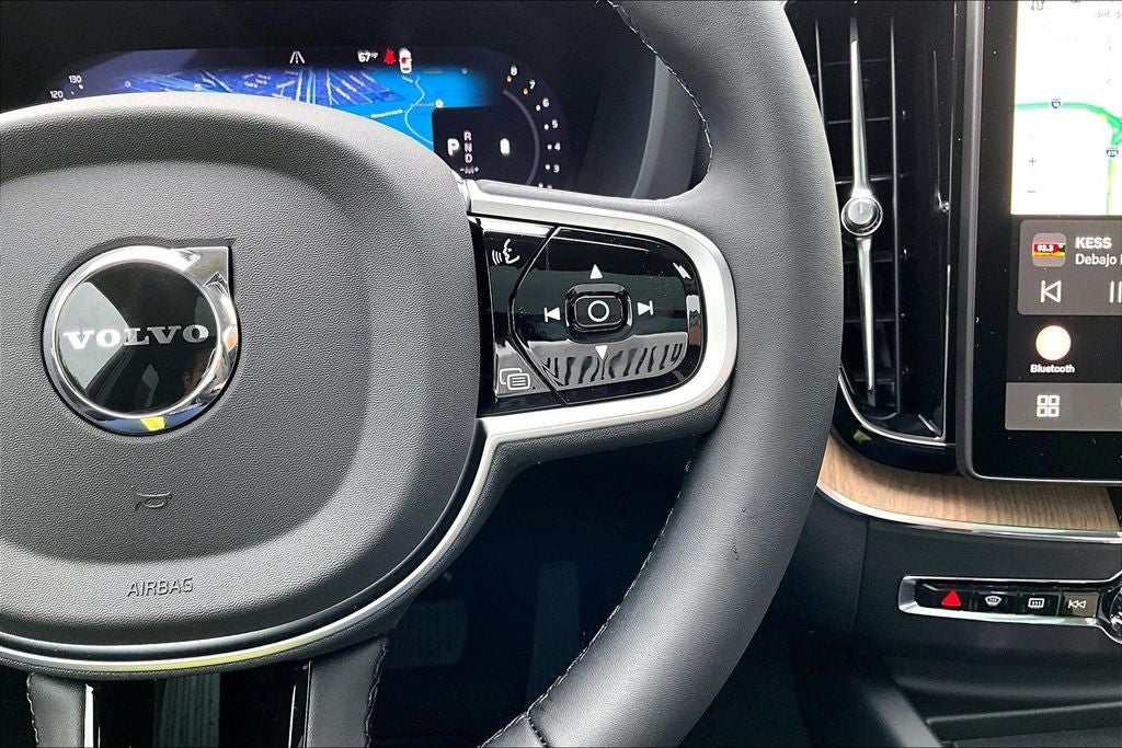 2026 Volvo XC60 B5 Plus