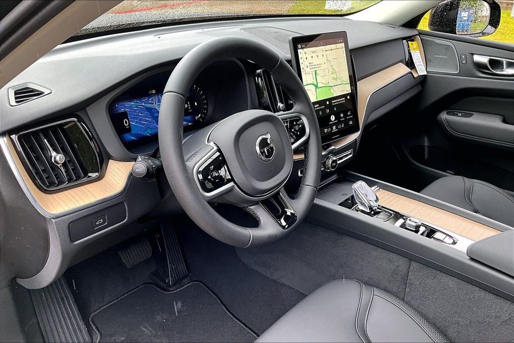 2026 Volvo XC60 B5 Plus